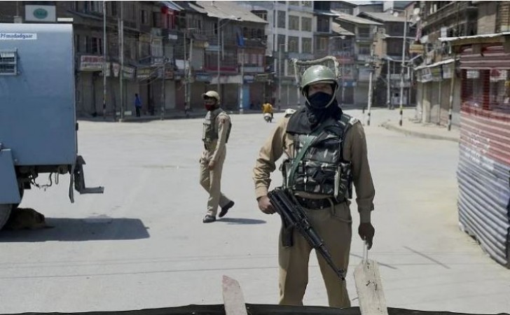 Will Jammu-Kashmir local leaders be taken into custody again ? Army stricts intake in valley