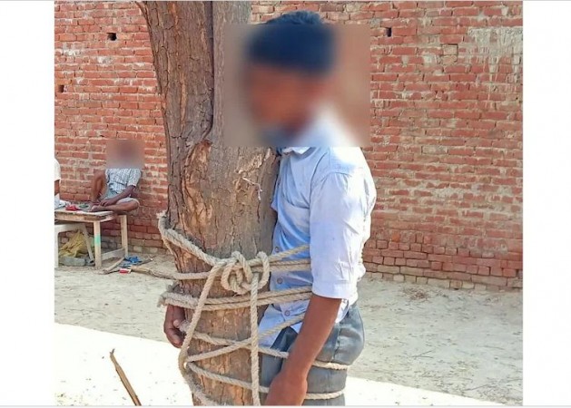 यूपी: ग्रामीणों ने युवक को पेड़ से बांधकर पीटा, 3 बोरी गेंहू चोरी करने की मिली सजा