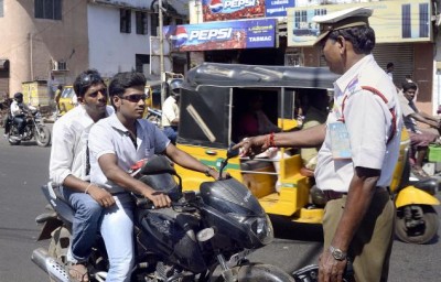 Government's big announcement, now driving without helmet will cause heavy fine