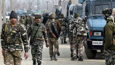 Scolded Terrorist by Militants operation all-out hurled bomb at the police station, injuring two Jawans
