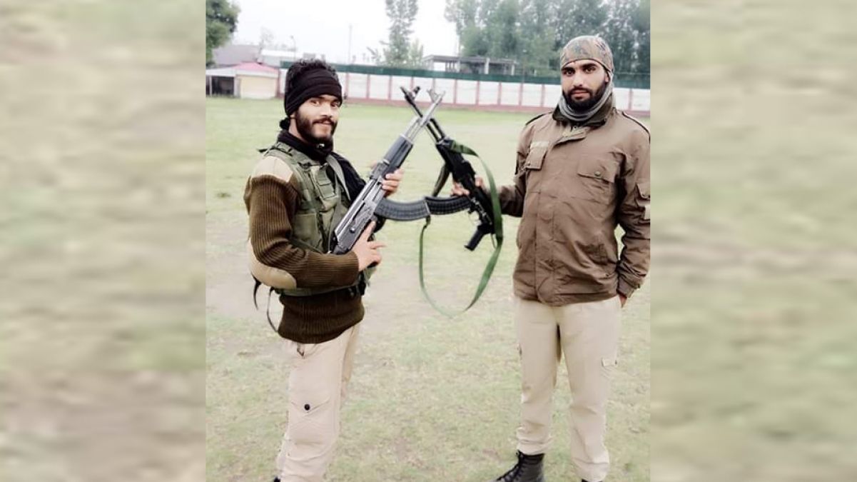 Two policemen who fled with service rifle became terrorist, killed in encounter