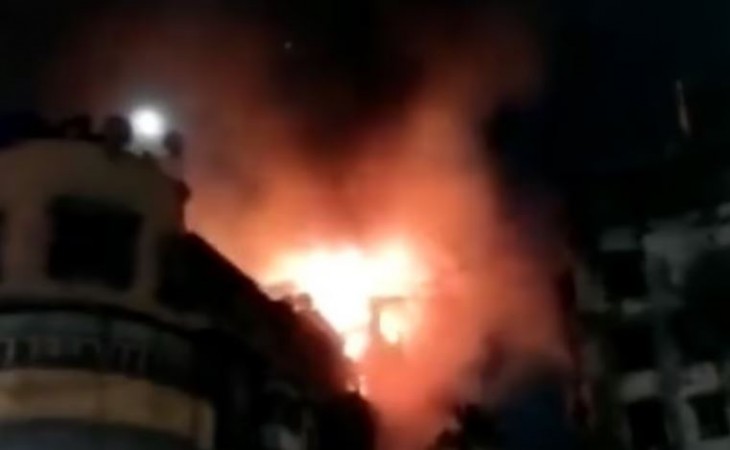 मुंबई के चाइना बाजार में लगी भयंकर आग, खतरे में पड़ी कइयों की जान