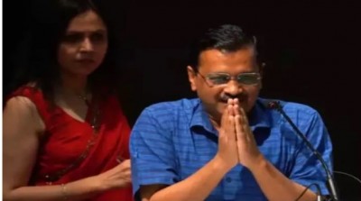 अरविंद केजरीवाल के भाषण में लगे मोदी-मोदी के नारे, दिल्ली CM को जोड़ने पड़े हाथ, तब हुआ सम्बोधन, Video