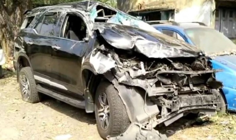विधायक के देवर की कार ने मारी टक्कर, 100 फीट दूर जाकर गिरा इंजीनियर, पत्नी सहित हुई मौत