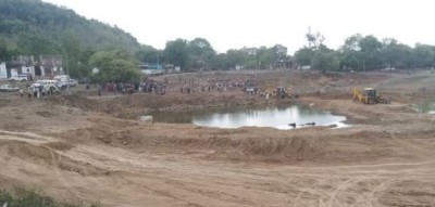 4 women buried under mudslide in Bhopal, 2 died
