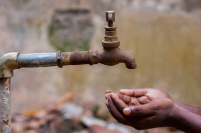 Maharashtra's rapid water crisis, a village with a population of 1500 on the basis of 2 wells