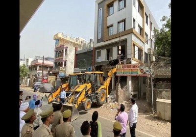 Kanpur violence: Bulldozer runs over the houses