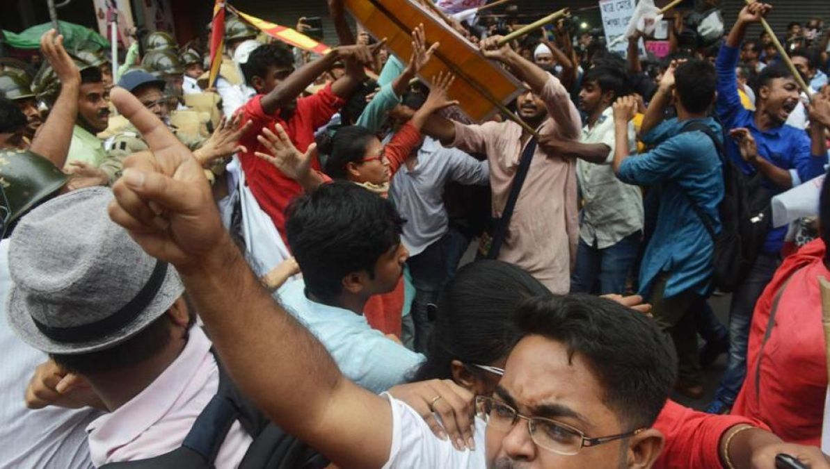 प. बंगाल में जारी है हिंसा का दौर भाजपा और टीएमसी कार्यकर्ताओं के बीच झड़प