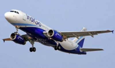 कर्नाटक: लैंडिंग करते वक़्त अचानक फटा इंडिगो के विमान का पहिया, फिर...