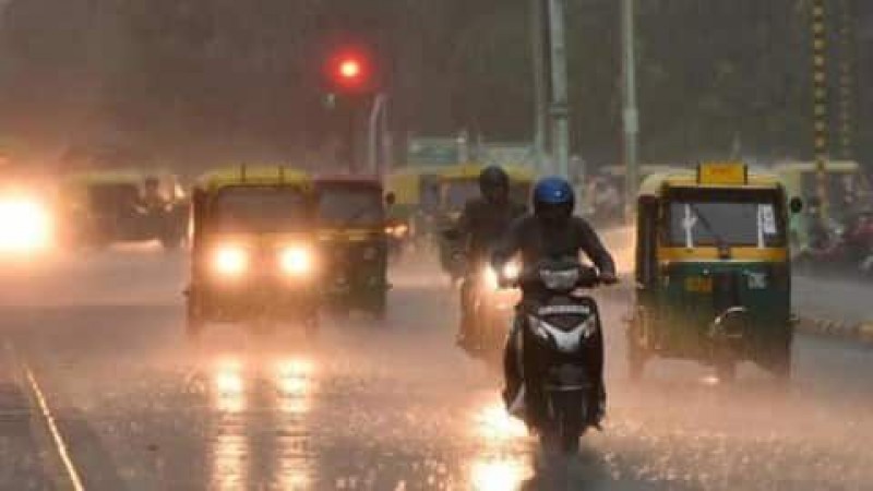 Delhiites may hit by heat wave, monsoon season to delay this year