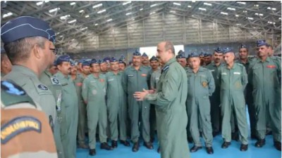 The Air Force Chief himself is giving information about the 'Agneepath Plan'