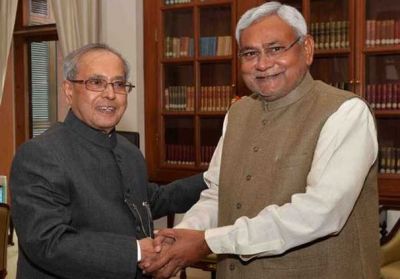 Nitish Kumar meets former President Pranab Mukherjee, many issues will be discussed