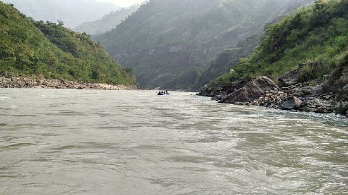 Six people of family drowned in the Sutlej river after the boat overturned