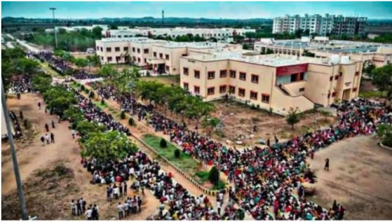 'अग्निपथ' विरोधी हिंसा में दब गया IIT छात्रों का ये प्रदर्शन, 3 दिन से धरना दे रहे हज़ारों स्टूडेंट्स