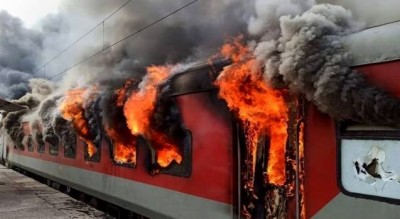 अग्निपथ के विरोध में उपद्रवियों ने फूंक डाली ट्रेनें, अब रेल मंत्री ने दिया बड़ा बयान
