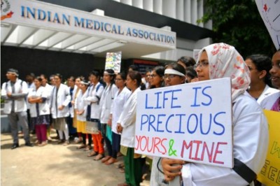 IMA nationwide protest against violence with doctors, demands central law on violence