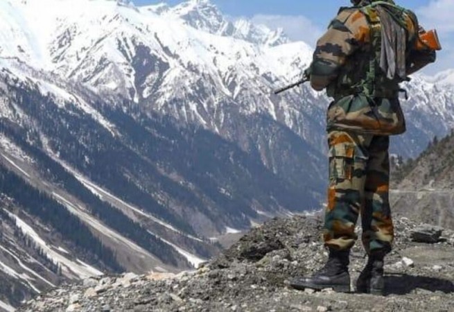 चीन के साथ गलवन घाटी में खूनी संघर्ष के बाद भारत ने बढ़ाई सैन्य तादाद