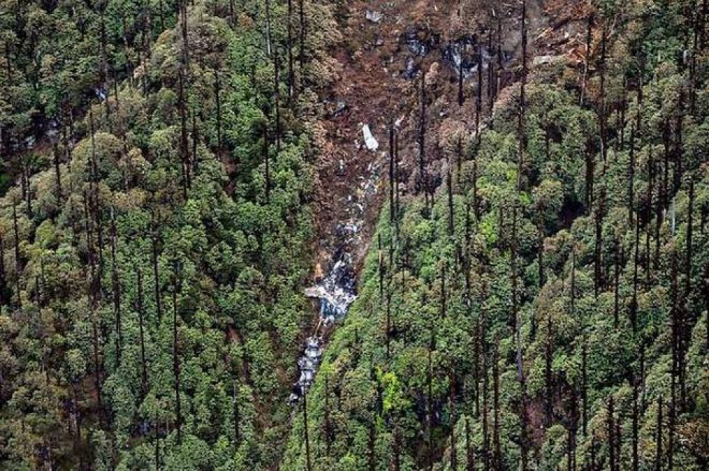 अरुणाचल की पहाड़ियों में क्रैश हुए विमान एएन-32 में सवार लोगों के शव व अवशेष बरामद