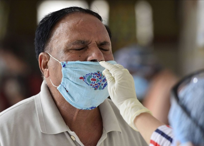 14516 infected patients found in 24 hours, more than 300 dying every day
