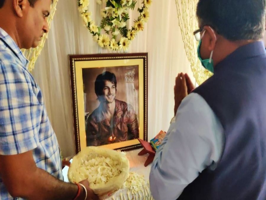 Ravi Shankar Prasad paid homage to Sushant's house