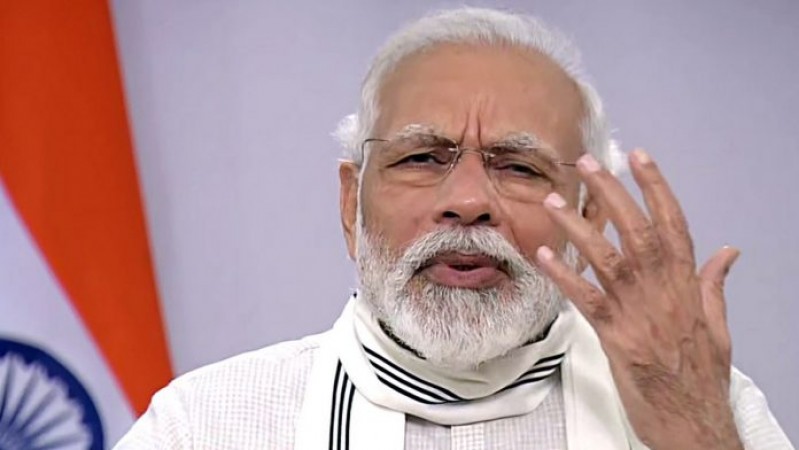PM Modi talked to labours and assure them of work and wages