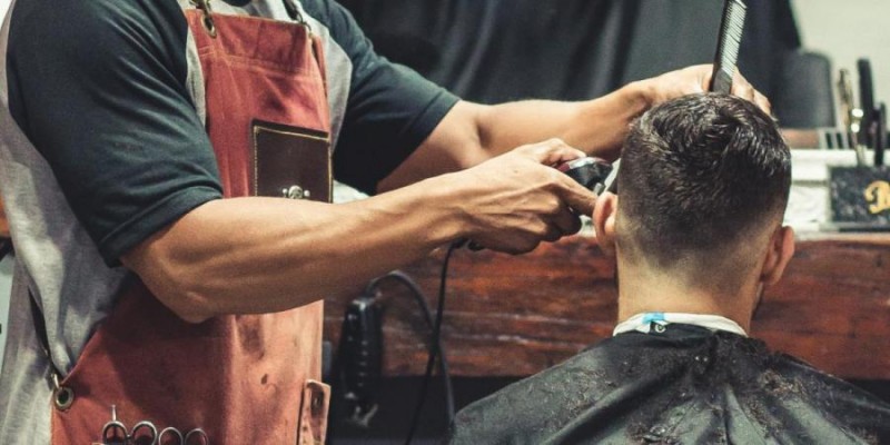Barber who shave70 people test positive for corona