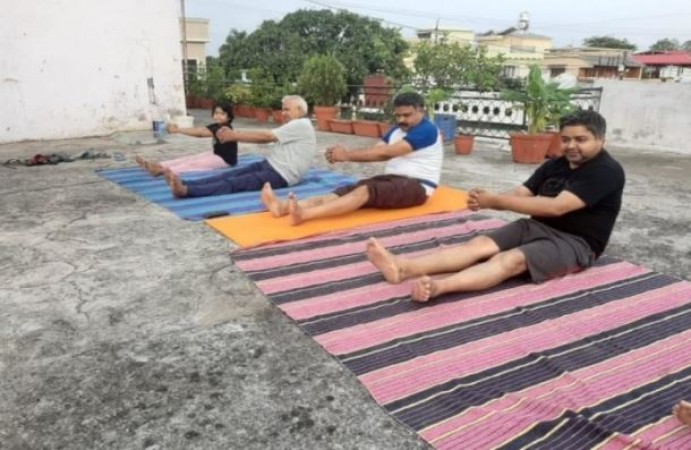 From soldiers to MPs and MLAs, Everyone did yoga at home in Uttarakhand on Yoga Day