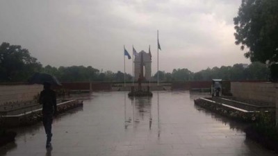 Amid pleasant weather in Delhi, IMD gives good news about monsoon