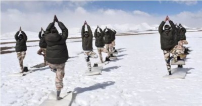 ITBP jawans did yoga at a height of 18 thousand feet and below zero temperature