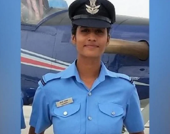 Daugter of a tea-seller becomes 'pilot' in Air Force