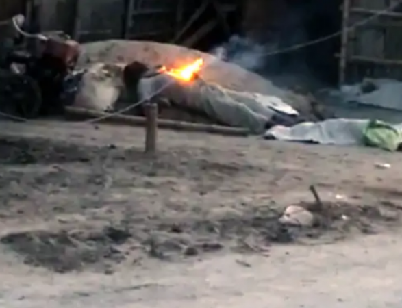 करंट से जिंदा जला बुजुर्ग, मौत का मंजर देख दहशत में आए लोग