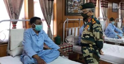 Army chief Narwane met the injured soldiers, says 