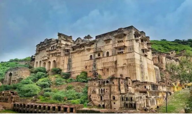 781-year-old Bundi, tourists from abroad come to see the city of Bawdis
