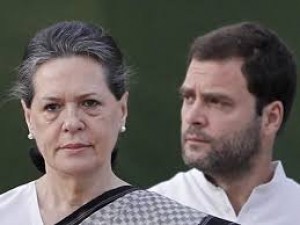 Sonia-Rahul surrounds PM Modi, asks 