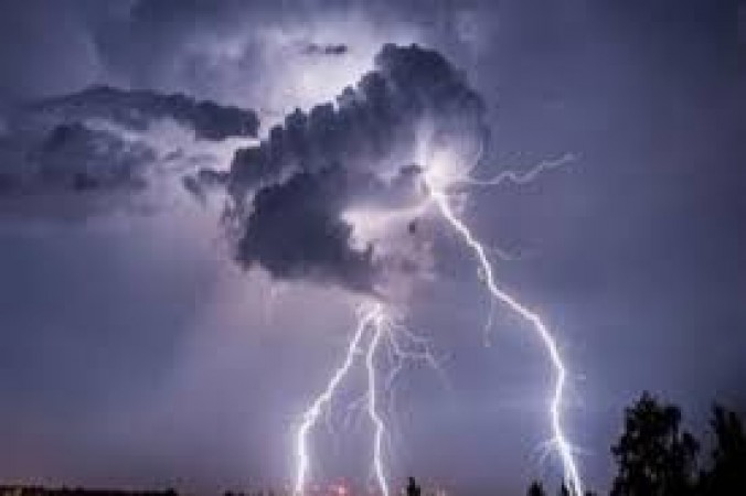 110 people died due to lightning nd storm in Bihar and UP