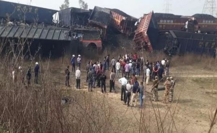 Tragic Accident: Two freight trains collide, 3 died on the spot