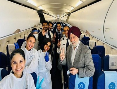 Hardeep Singh Puri arrives in Budapest to help Indian nationals stranded in Ukraine