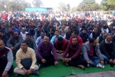 Increased anger over reservation in Dehradun, people holds sit-in