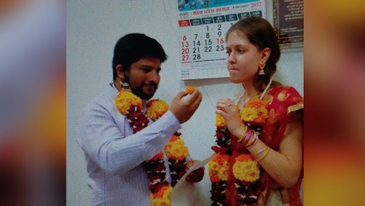 Great example of love amidst war, Indori boy married Russian girl