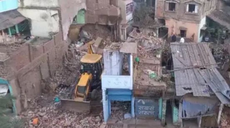भागलपुर: बम धमाके से थर्राया भागलपुर-पूरा मकान जमींदोज, 6 महीने के बच्चे समेत कई मौतें