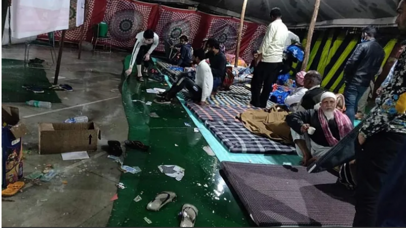 दिल्ली हिंसा पीड़ितों पर बरपा कुदरत का कहर, राहत शिविरों में भरा बारिश का पानी