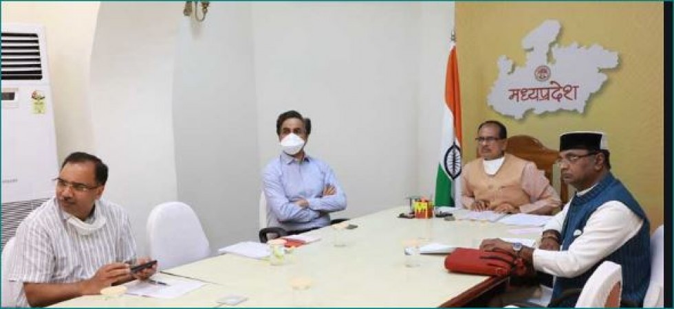 MP: CM शिवराज सिंह चौहान ने दिए 'रोको-टोको अभियान' को प्रभावी तरीके से लागू करने के आदेश