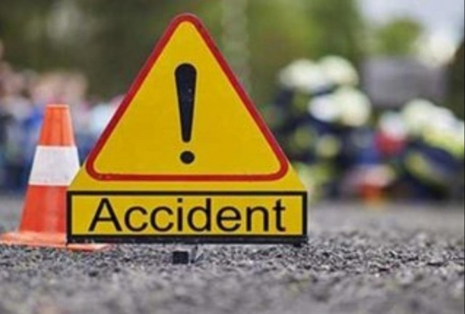 Tragic Accident: 4 dead in truck and bus collision