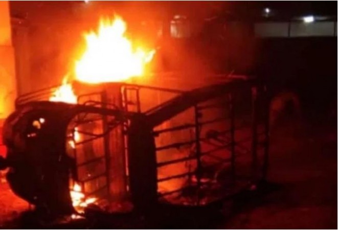 Communal violence erupted again in Telangana, 10 people including journalists injured, many houses also set on fire