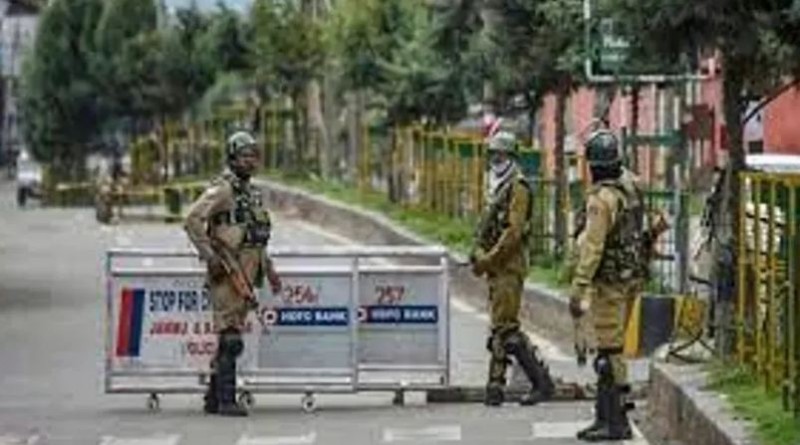 जम्मू कश्मीर में लश्कर के 3 आतंकी गिरफ्तार, हथियार और एके-47 की गोलियां बरामद