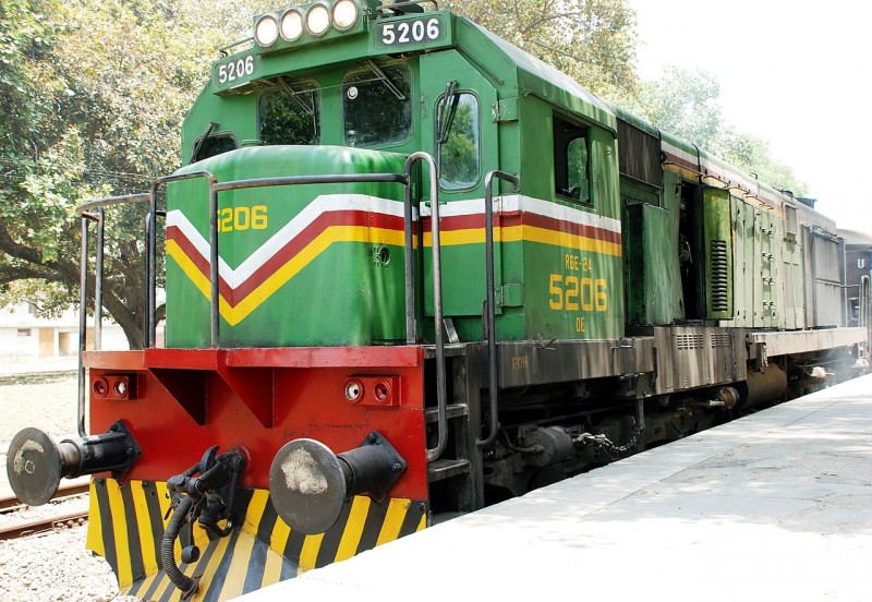 दुश्मनी होते हुए भी भारत से चलती है पाकिस्तान की ट्रेनें, दोनों देशों में एक साथ शुरू हुई थी रेल सेवा