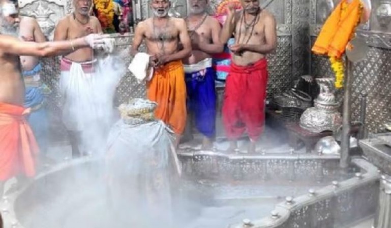 Devotees can worship in sanctum sanctorum of Mahakal temple only by wearing these clothes