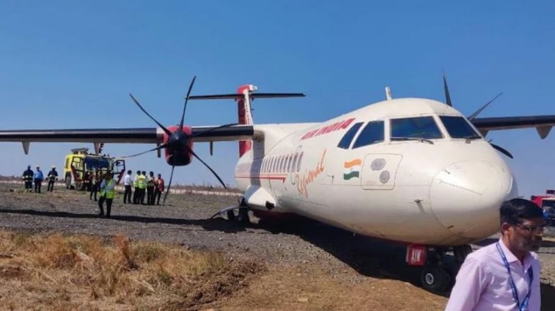 जबलपुर: लैंडिंग के दौरान रनवे पर फिसला एयर इंडिया का विमान, अटक गई यात्रियों की साँसें