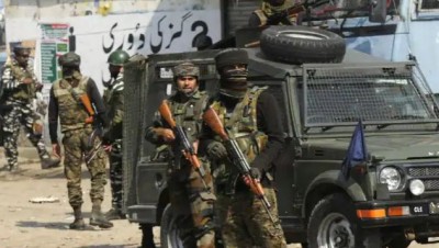 महज एक रात में 5 आतंकी ढेर, जम्मू कश्मीर में सेना का 'ऑपरेशन ऑलआउट' जारी