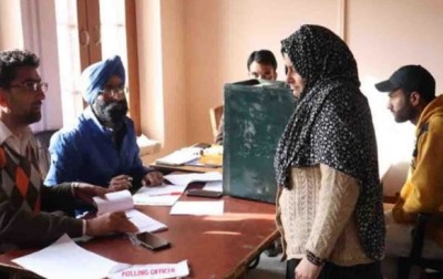 जम्मू-कश्मीरः कोरोना की वजह से एलजी प्रशासन ने इस चुनाव को लटकाया